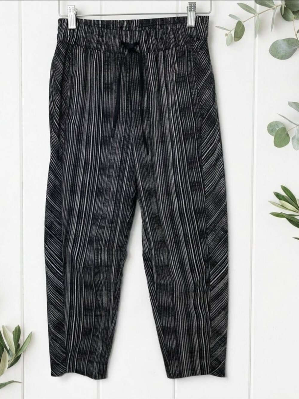 Athleta Pants Women 0 Arrival Amara High Rise Tapered Elastic Waist Black Pocket